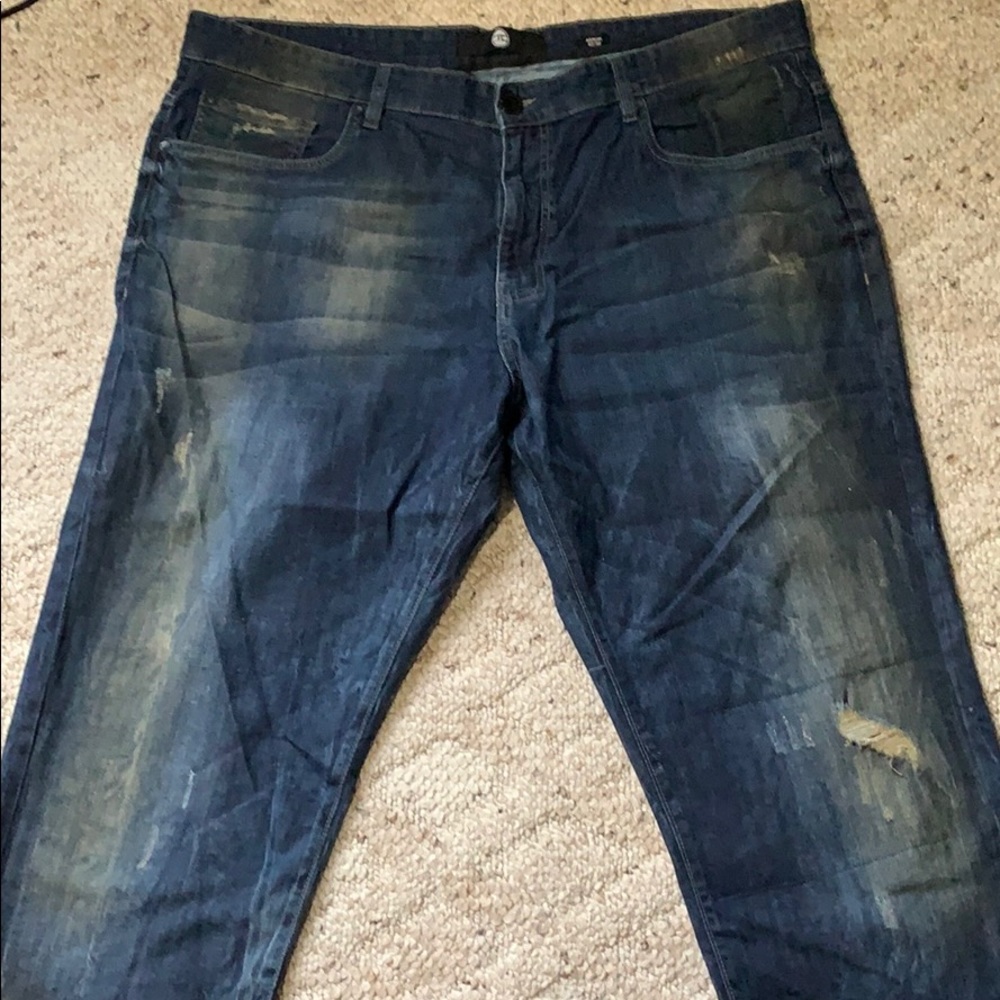 Destroyed jeans